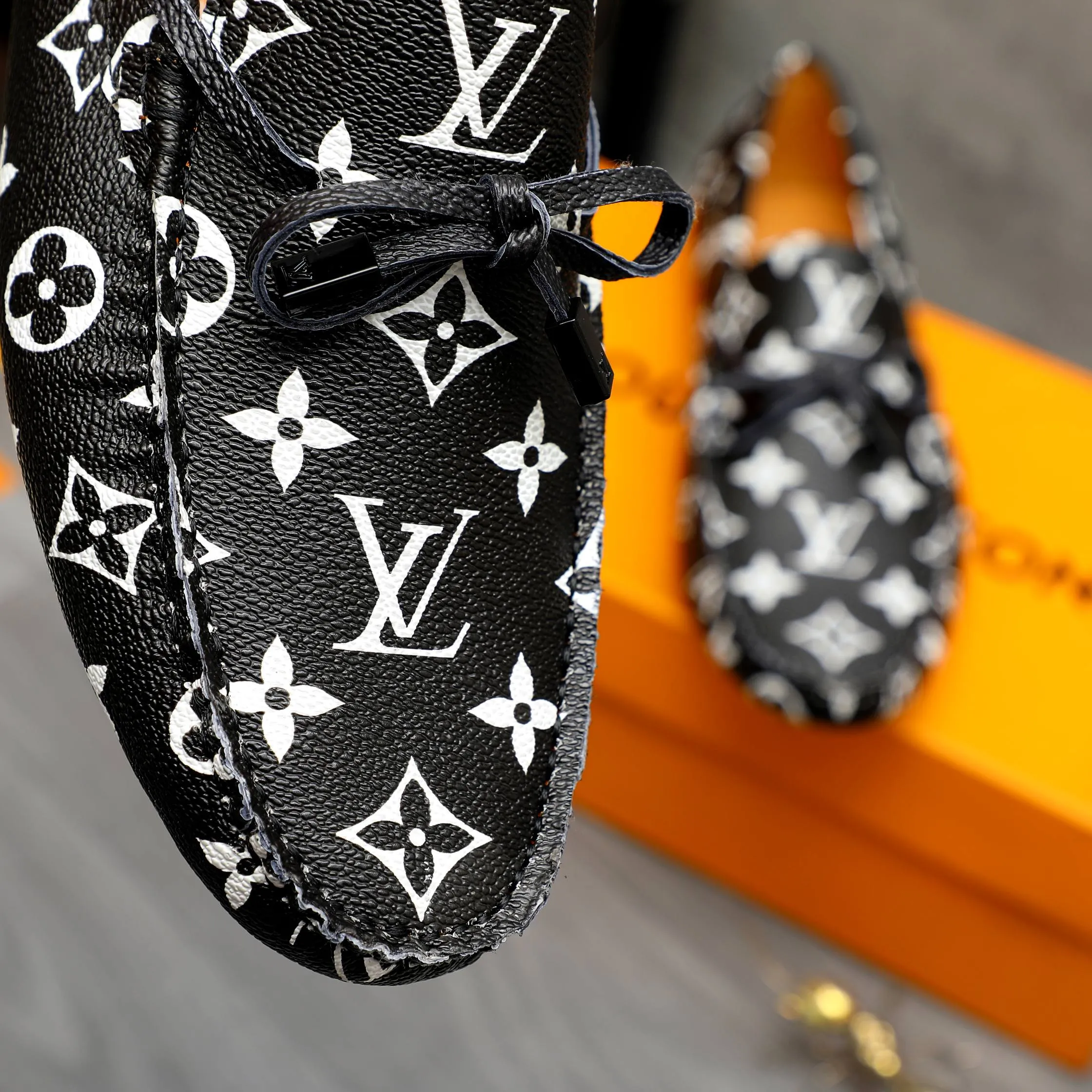 Men's shoes💰380 Product trademark: LV "Louis Vuitton" casual beanie shoes Regular size: 38-45 (45 is custom-made and non-returnable) Product materials: Selected printed cowhide upper, pigskin lining, rubber bean outsole